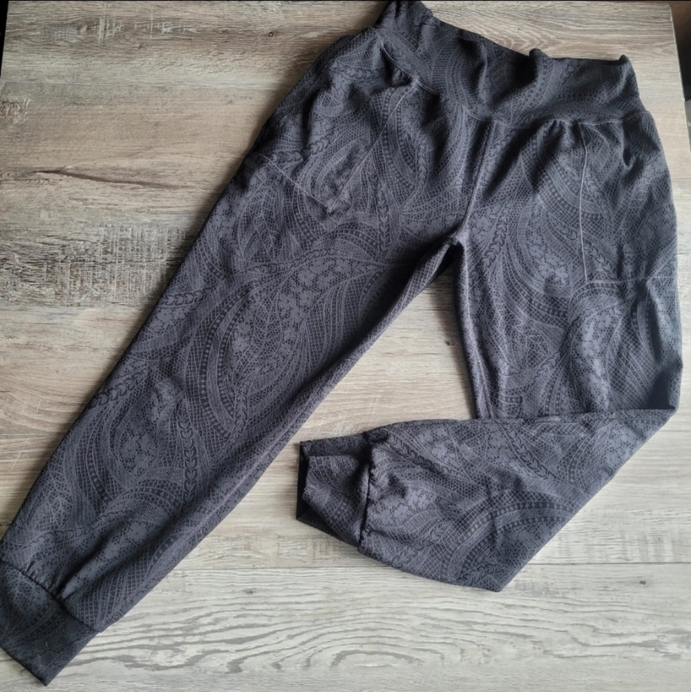 Athleta Salutation Textured Jogger
